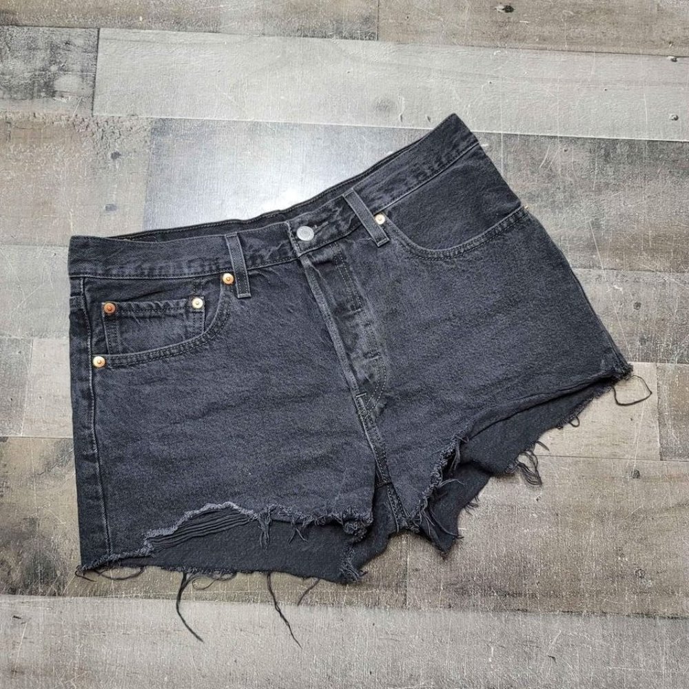Levi's 501 black jeans shorts size 30